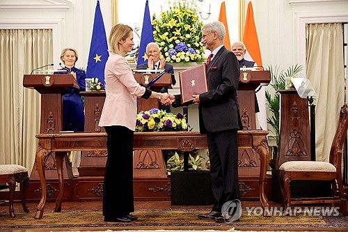 EU·인도 국방·안보 협력 협정 서명[로이터 연합뉴스. 재판매 및 DB 금지]