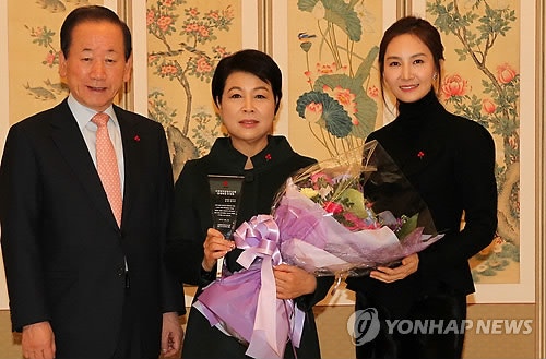 <김윤옥 여사 "나눔문화 확산 바란다">(종합)