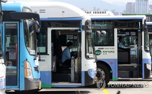 부산 버스 노사 협상 중단…15일 새벽 파업 초읽기
