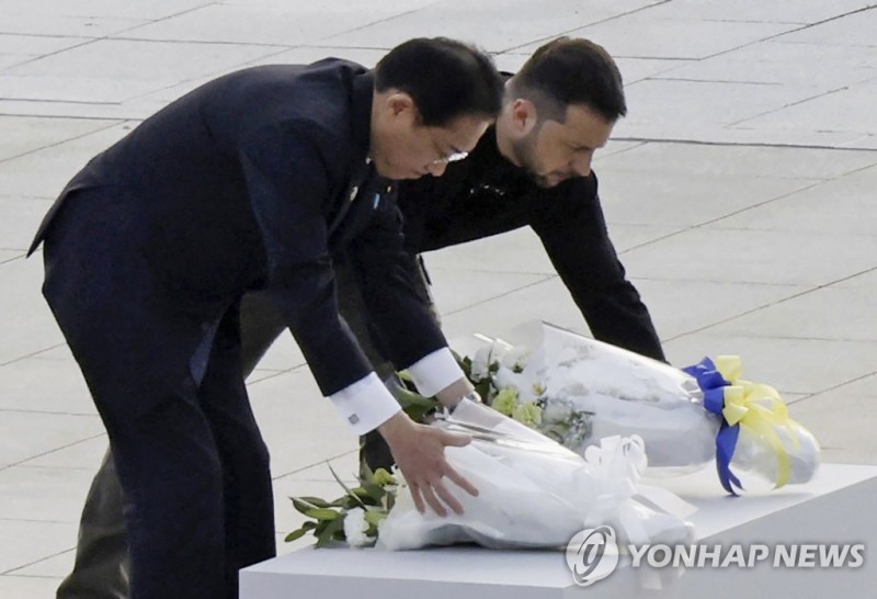 젤렌스키 "<b>바흐무트</b> 포위되지 않았다"…러시아에 함락 부인(종합)