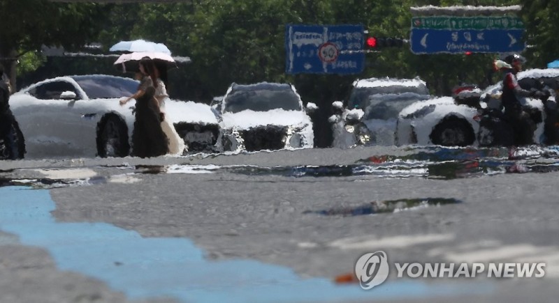 [날씨] 불볕더위 계속…<b>대구</b> 37도·새만금 34도