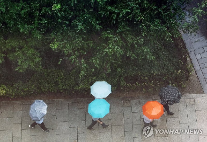 [<b>내일날씨</b>] 이틀째 가을비 오락가락