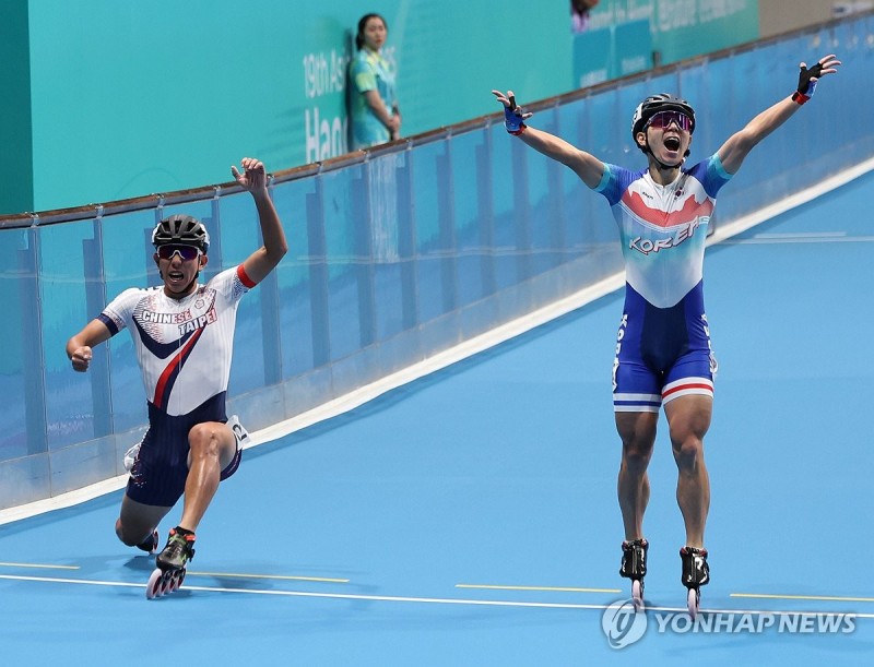 [1보] 한국 <b>롤러</b>, 남자 3,000m 계주 준우승…대만 금메달