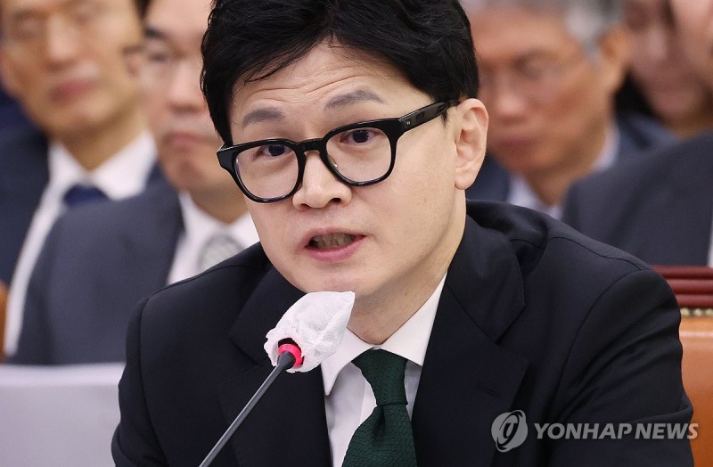 한동훈 "검찰이 야당 대표 구속한다는데 저 정도 자신도 없겠나"