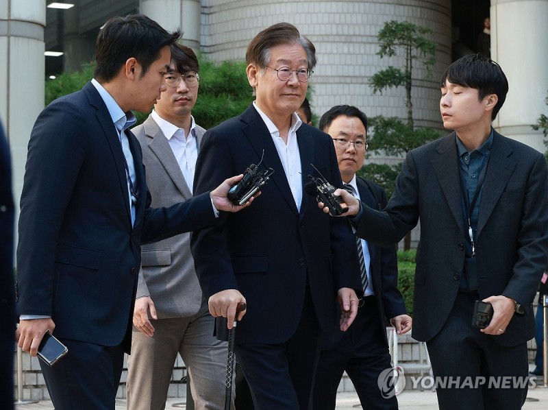 이재명 '백현동 의혹' 먼저 불구속 기소…검찰 "대장동에 병합"(종합)