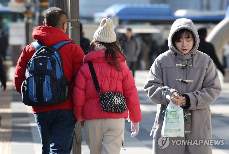 오늘 낮부터 <b>추위</b> 누그러져…낮과 밤 기온 차 10~15도