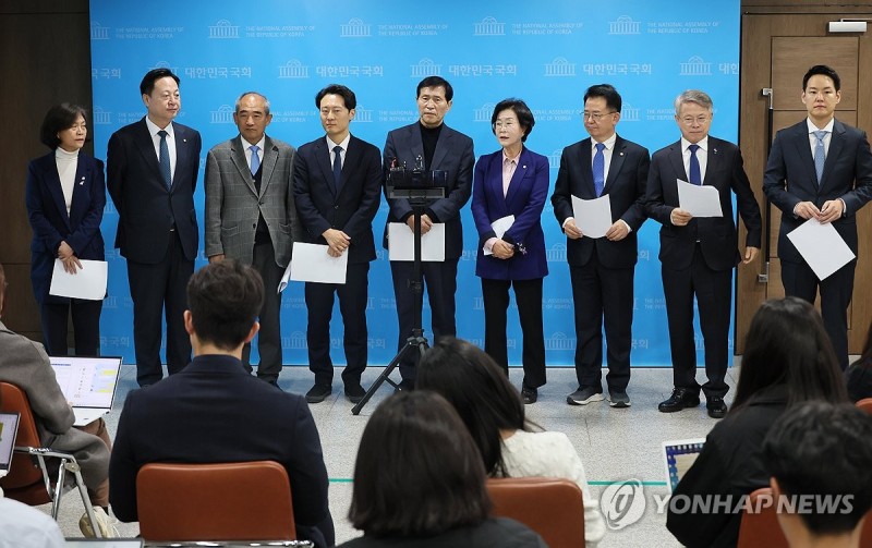 '<b>위성정당 방지법</b>' 민주당 당론 <b>추진</b> 촉구