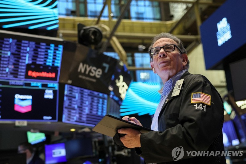 뉴욕증시, 소매기업 <b>실적</b> 실망 등에 하락…나스닥 0.6%↓마감