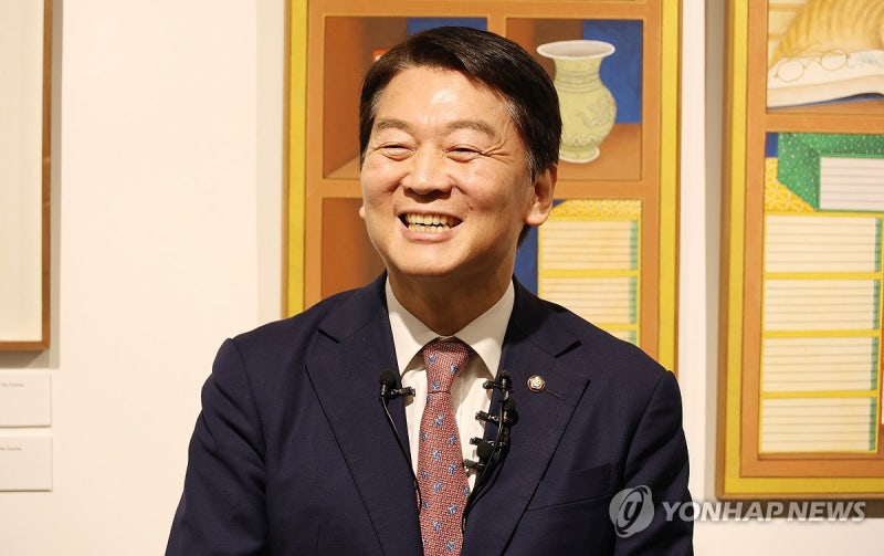 <b>안철수</b> "<b>이준석</b> 신당 주제가로 '<b>킬리만자로의</b> 표범' 추천"