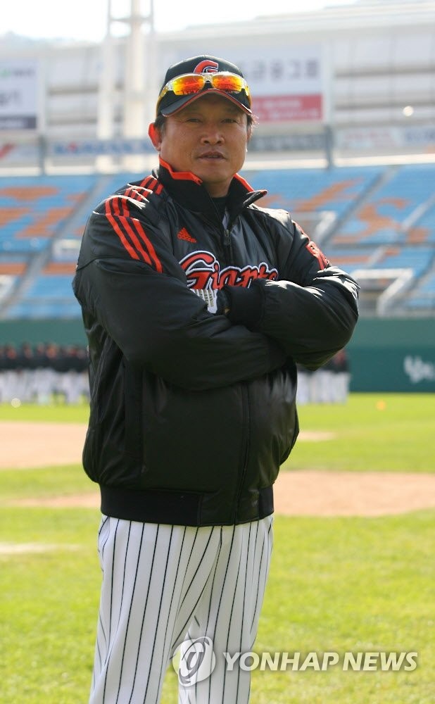 프로야구 <b>두산</b>, 박흥식·조인성·가득염·김동한 <b>코치</b> 영입