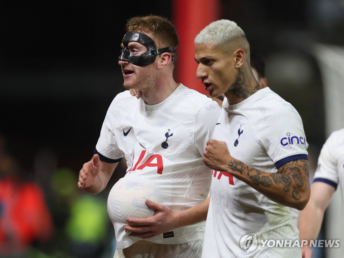 노팅엄 토트넘 키자드