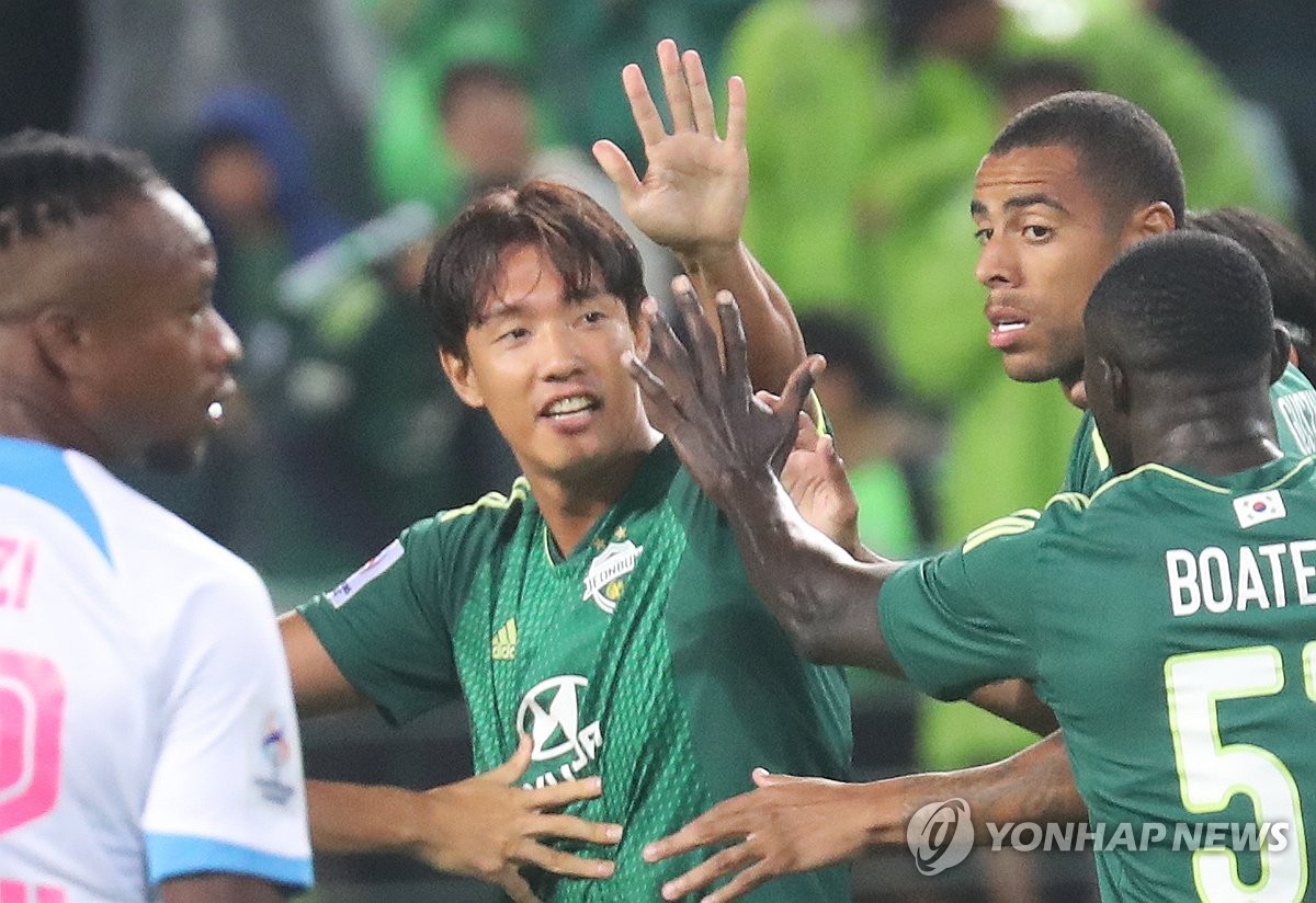 K리그1 <b>전북</b> '캡틴' <b>홍정호</b>와 연장계약…"내년엔 위용 되찾겠다"