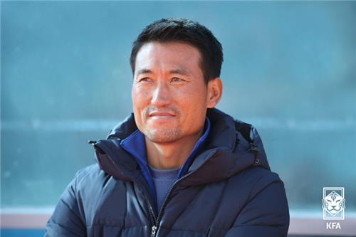 U-17 축구<b>대표팀</b> 신임 사령탑에 <b>백기태</b> 포항 <b>유스</b>디렉터