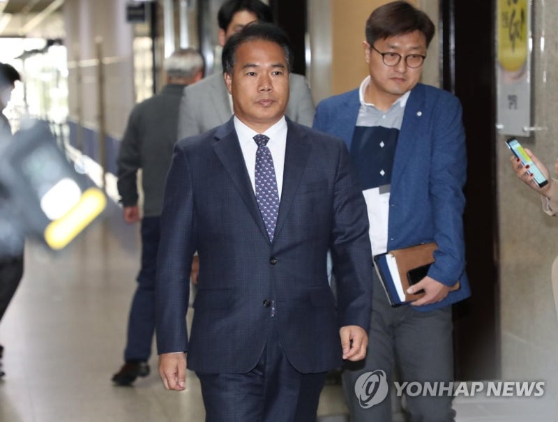 민주, '음주운전·탈당' 논란 이용주 전 <b>의원</b>에 '적격' 판정