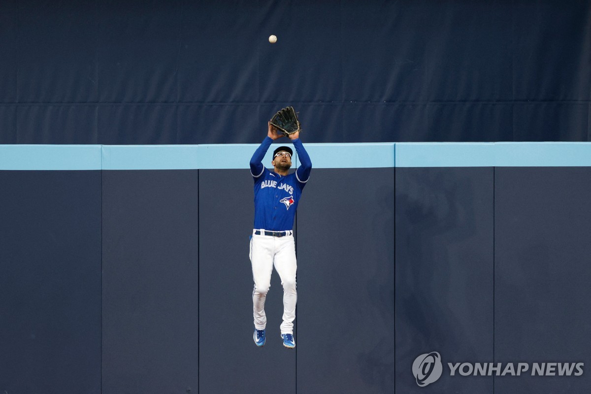 베테랑 외야수 <b>키어마이어</b>, MLB <b>토론토</b>와 재계약…1년 1천만달러