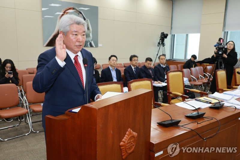 <b>김홍일</b> "미디어 공정성 회복 지원…방통위 조속한 안정 노력"