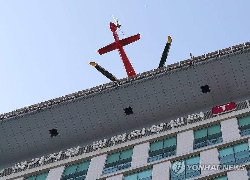 이재명 대표 서울대<b>병원</b> 이송 두고 부산시의사회 반발