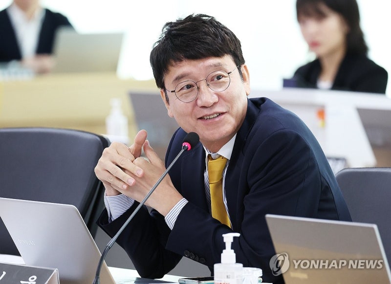 與 김웅, <b>총선</b> 불출마 선언…"당 지지도 하락, 용산 책임 많아"(종합)