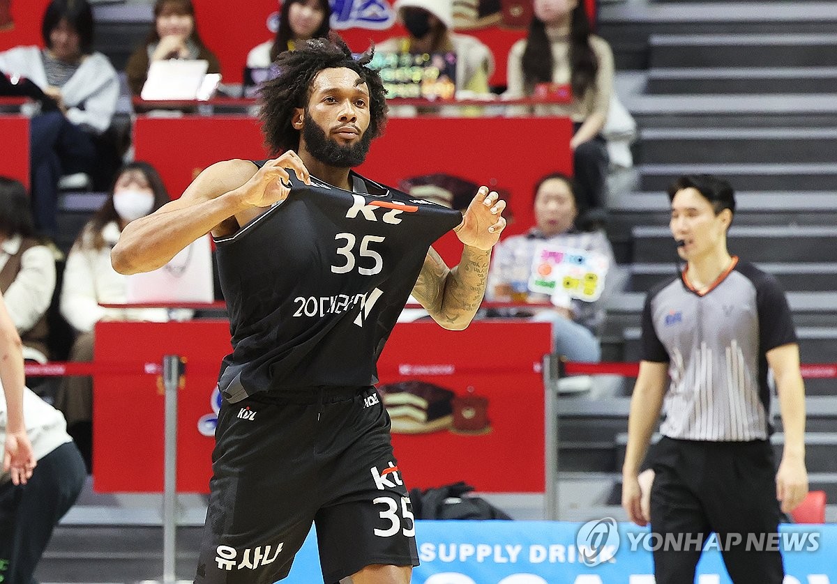 '평균 30점' kt <b>배스</b>, <b>프로농구</b> 3라운드 MVP