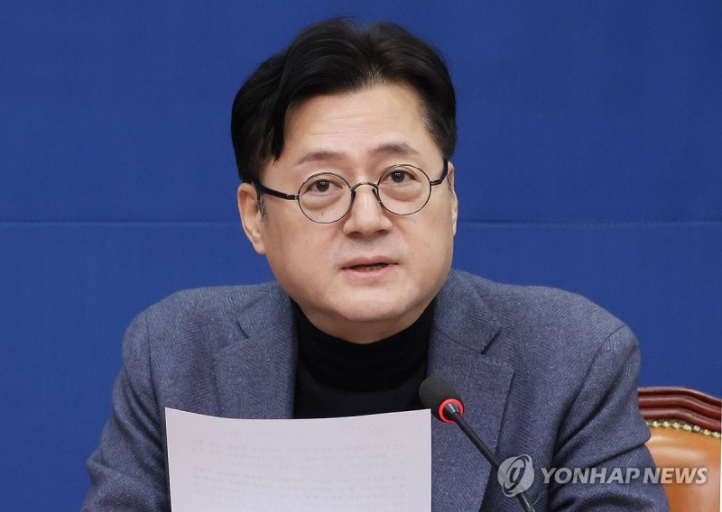 <b>홍익표</b> "<b>법무부</b>, <b>대통령</b> 부인 범죄 의혹 덮으려는 하수인 전락"