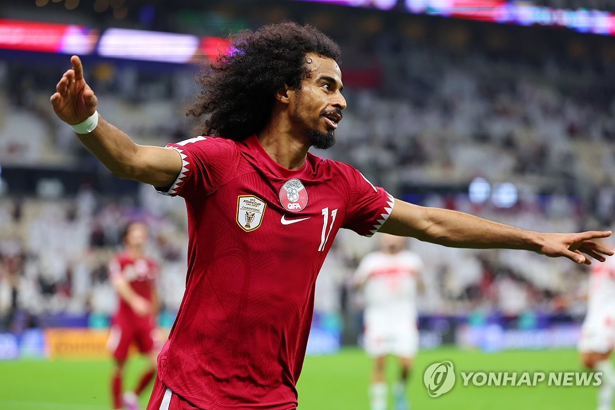 [아시안컵] '디펜딩 챔피언' 카타르, <b>개막전</b>서 <b>레바논</b> 3-0 격파