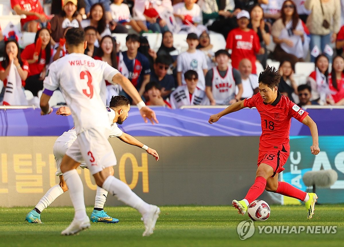 [<b>아시안컵</b>] 볼 안 뺏긴 <b>이강인</b>, 조별리그 <b>1차전</b> '드리블의 왕'