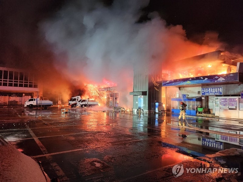 한동훈, <b>서천 특화시장 화재</b> 현장 방문