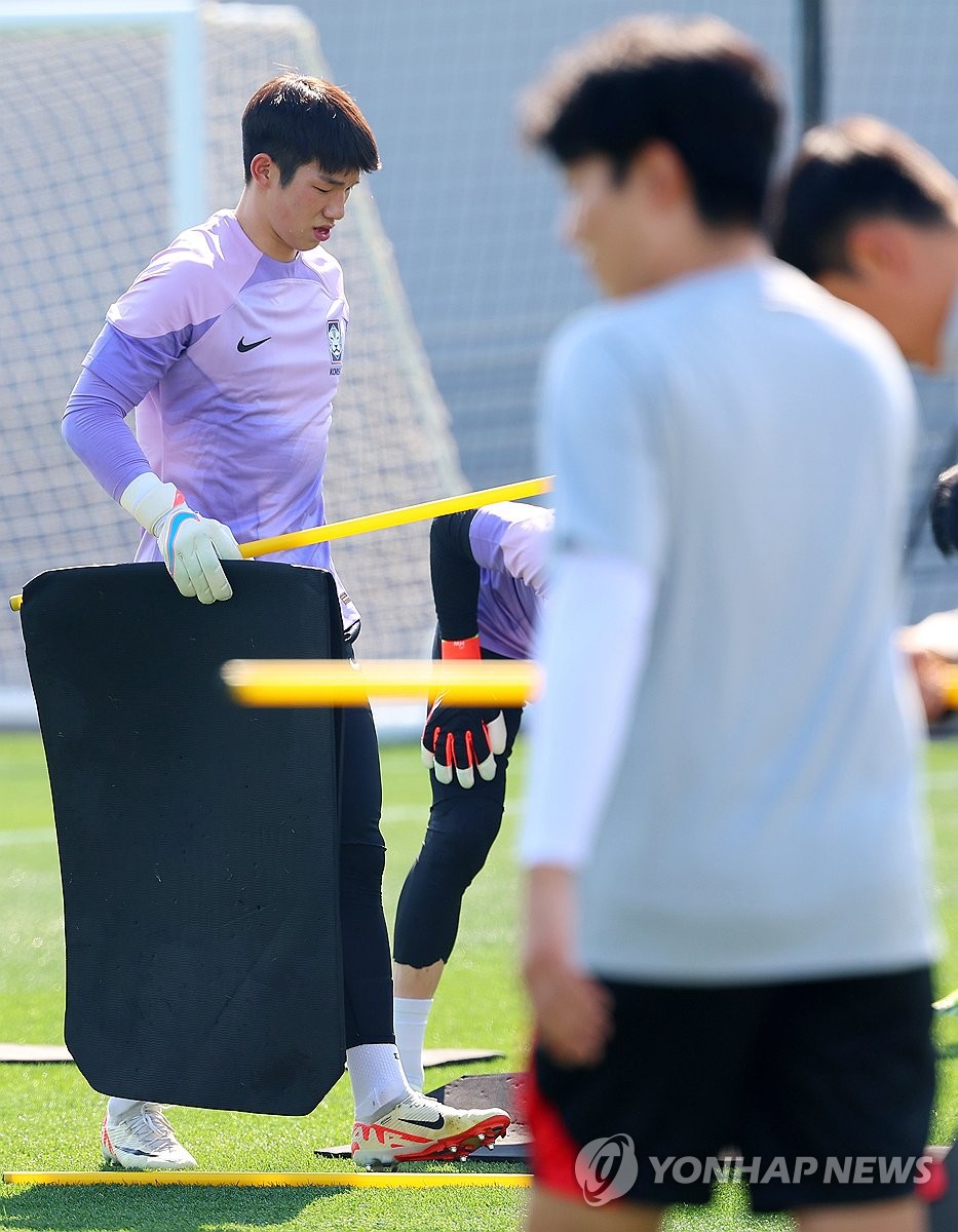 카타르 입성 후 바로 <b>훈련</b> <b>합류</b>한 <b>김준홍</b>