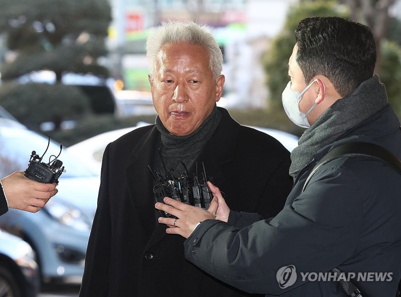 '위안부 매춘 발언' <b>류석춘</b> 무죄…"<b>교수</b>의 자유제한 최소화해야"(종합)