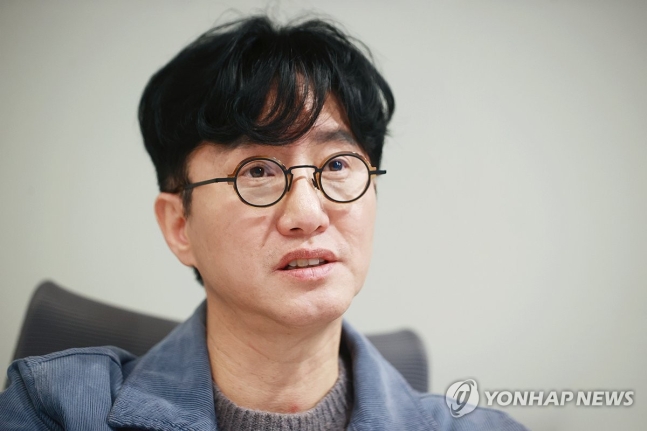인터뷰하는 신춘수 대표
(서울=연합뉴스) 진연수 기자 = 신춘수 오디컴퍼니 대표가 25일 오후 서울 강남구 오디컴퍼니에서 연합뉴스와 인터뷰를 하고 있다. 2024.1.25 jin90@yna.co.kr