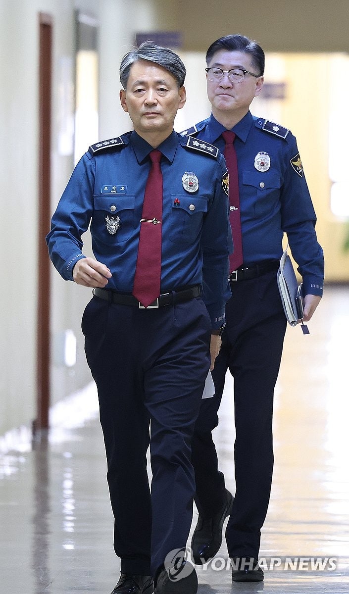 <b>지휘부</b> 회의 참석하는 <b>조지호 서울경찰청장</b>