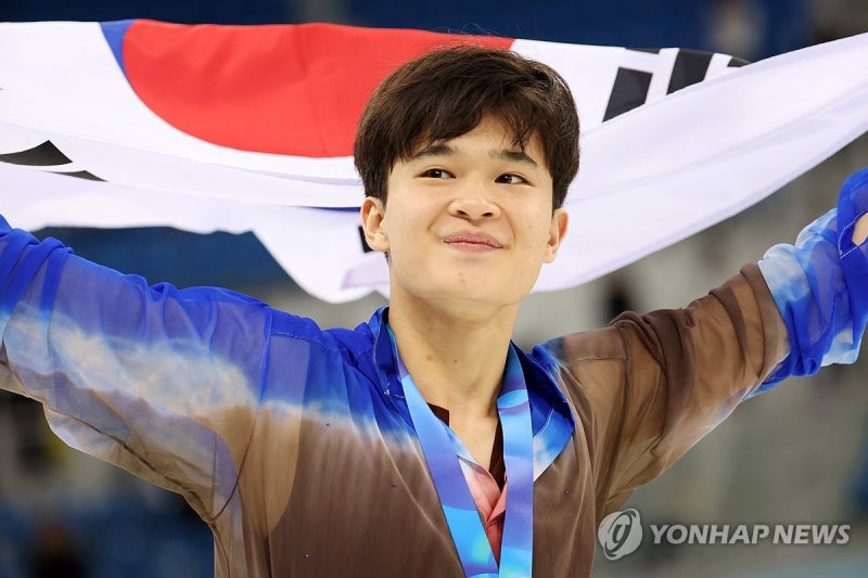 <b>김현겸</b>, 한국 남자 피겨 최초 <b>금메달</b>