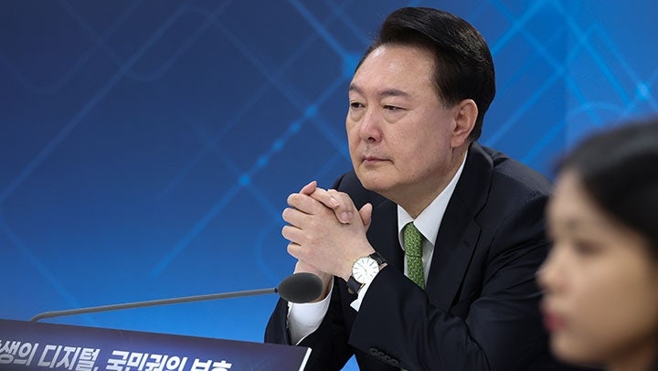 尹대통령, 野단독처리 '<b>이태원특별법</b>'에 <b>거부권 행사</b>