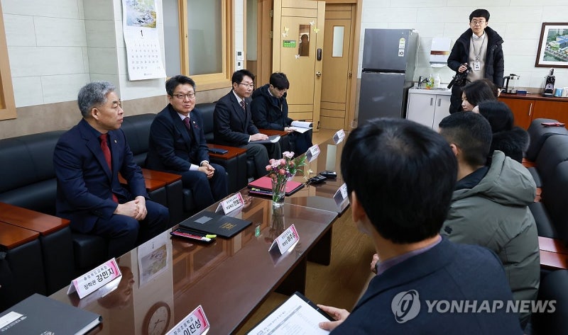 <b>늘봄학교</b> 준비상황 점검하는 <b>오석환</b> <b>차관</b>