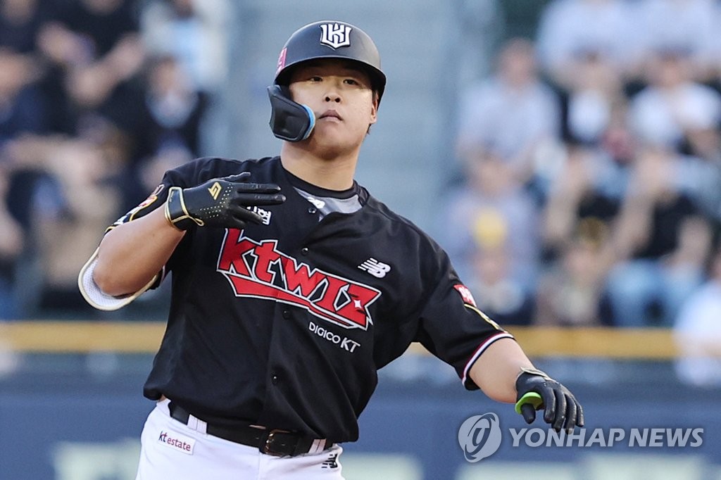 프로야구 kt <b>강백호</b> 연봉 동결…<b>박영현</b>은 억대 진입