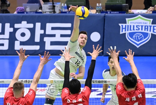남자배구 우리카드, 승점 50 선착…여자부 <b>현대</b>는 <b>정관장</b>에 덜미(종합)
