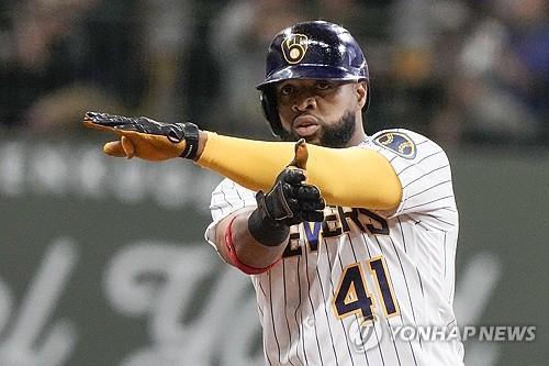 MLB 미네소타, 베테랑 <b>스위치</b>타자 산타나와 69억원에 1년 계약