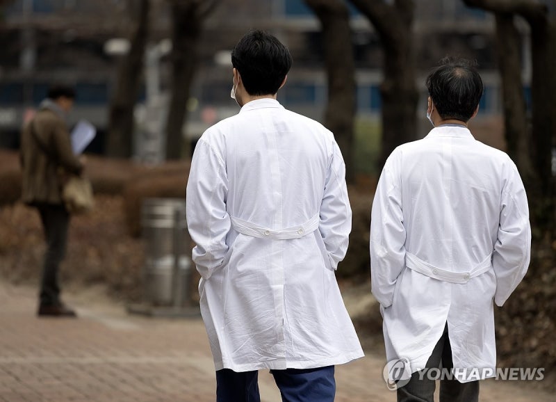 '의대증원 반발' <b>전공의</b>, <b>비대위</b> 체제로…집단행동 언급은 없어