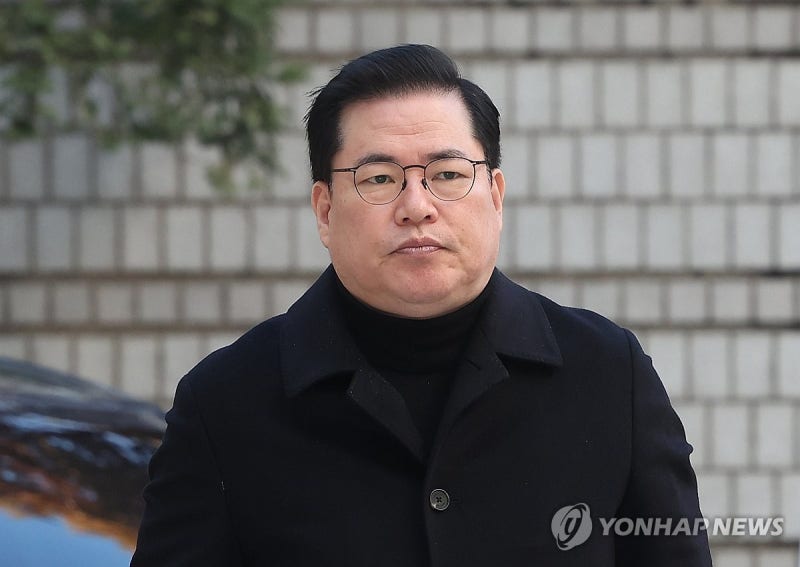 "<b>유동규</b> 차량이 1.8초 뒤 진입"…<b>경찰</b>, '화물차 사고' 종결