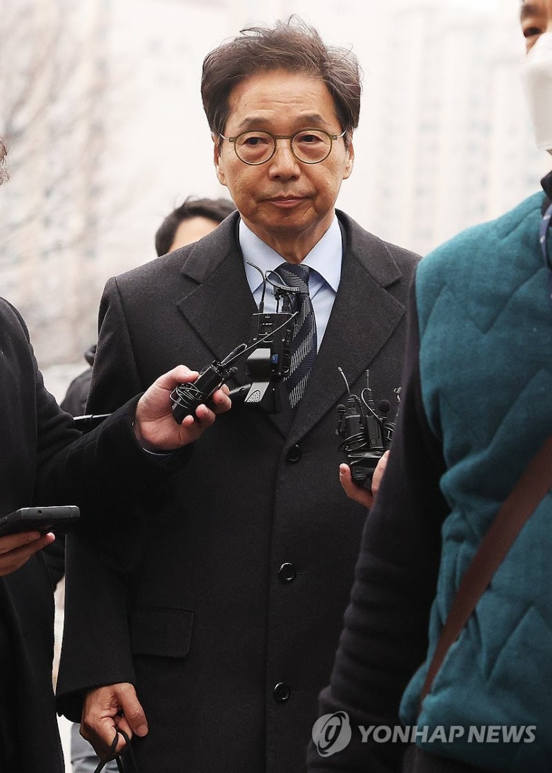 <b>영장실질심사</b> 출석하는 <b>박영우 대유위니아</b> 회장
