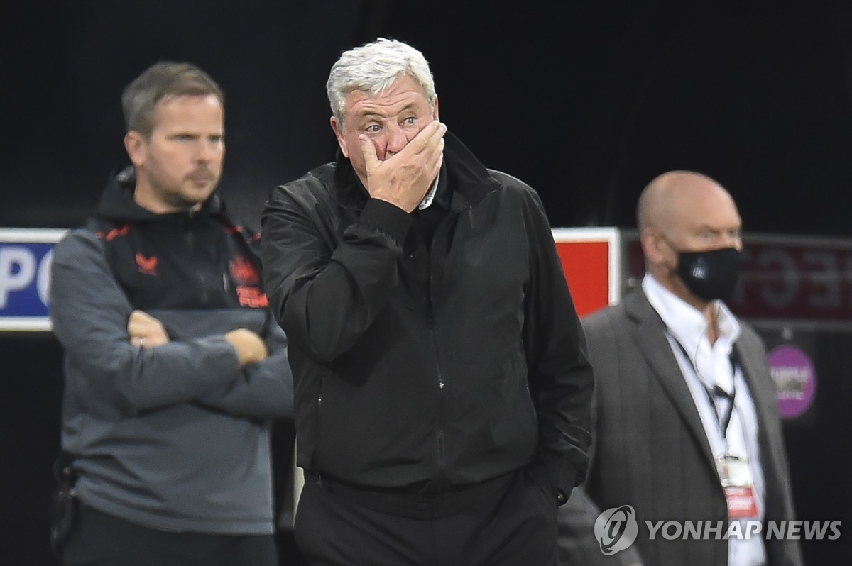 영국 매체 "EPL서 잔뼈 굵은 <b>브루스</b>, 한국 <b>감독</b>직에 관심"