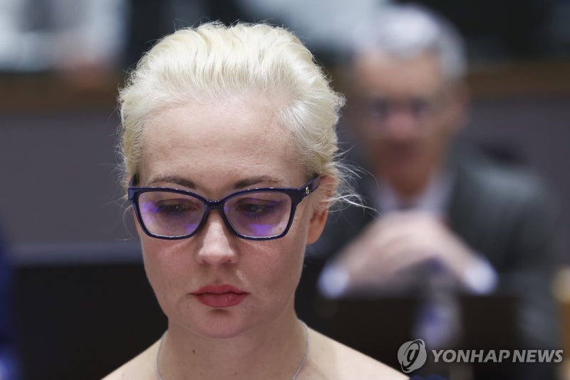 <b>나발니</b> 사망 나흘…침묵하는 푸틴, 푸틴 겨냥한 아내