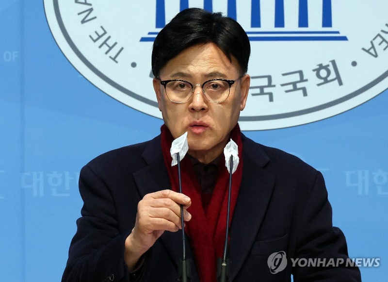 '컷오프 거론' <b>이명수</b>, <b>경선</b> 요구…"정치적 음모 그림자"