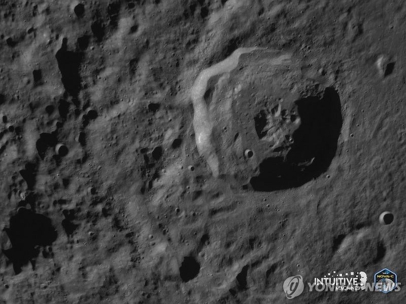 '당신의 <b>주문</b>이 달에 배송됐다'…NASA "인류의 승리·위업"
