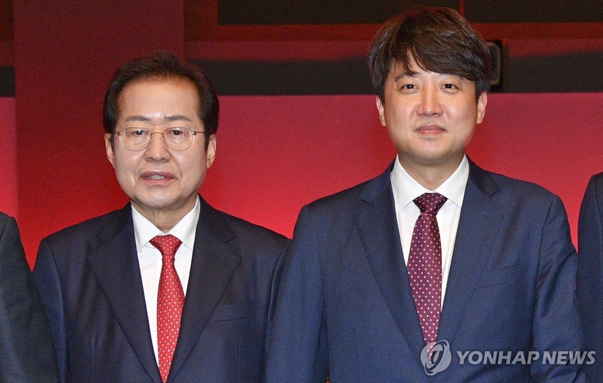 이준석, '<b>이강인</b> 비판' <b>홍준표</b>에 "사태 악화시킬 뿐"