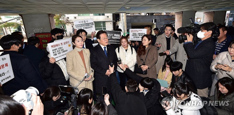 <b>이재명</b>, <b>인천</b> 민심 잡기…"與, <b>전세</b>사기 '선구제' 도입하라"(종합)