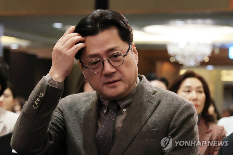 <b>홍익표</b> "<b>임종석</b>, <b>탈당</b> 않겠다고 해…컷오프 과정 매끄럽지 않아"
