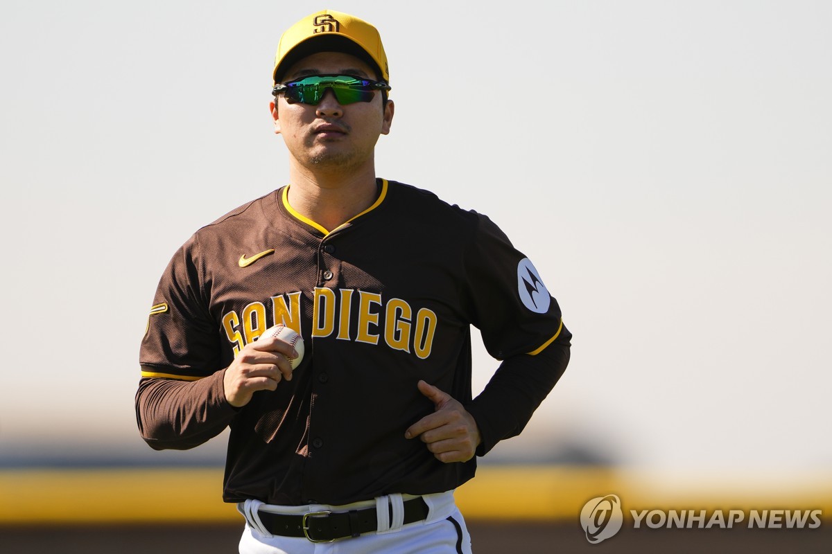 <b>고우석</b>, 첫 시범경기서 1이닝 2K 무실점 홀드…<b>박효준</b> 땅볼 처리