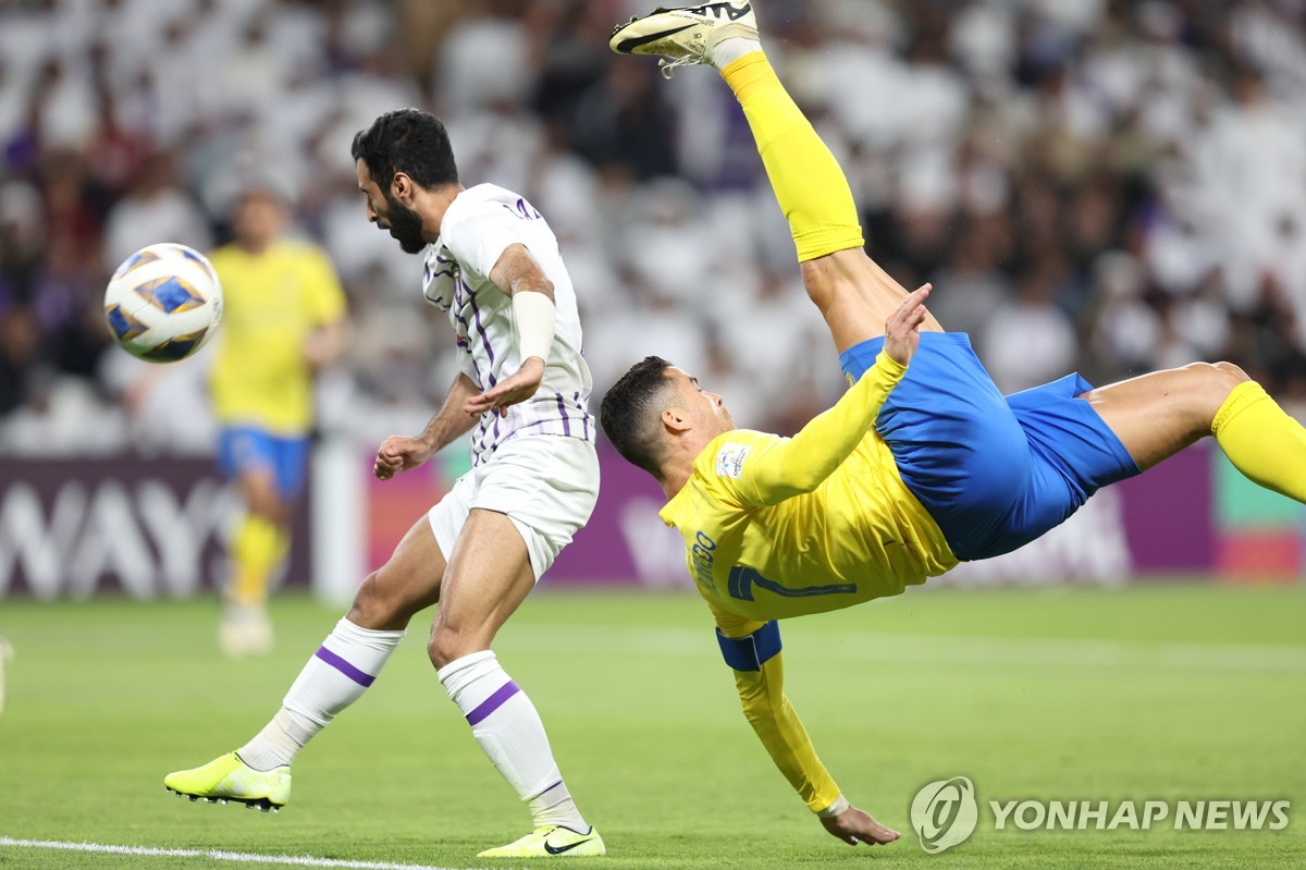 '또 메시 연호'에 <b>호날두</b> 골 침묵…알나스르 ACL 8강 1차전 패배