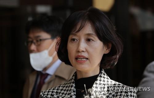 <b>조국혁신당</b>, '尹 찍어내기 감찰관여' 의혹속 해임된 <b>박은정</b> 영입